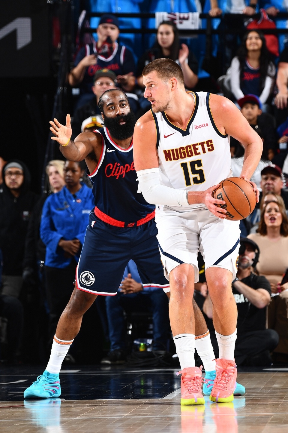 AYX-哈登巅峰对决，穆雷与90激战切尔西分钟，精彩发挥胜负难料！的简单介绍